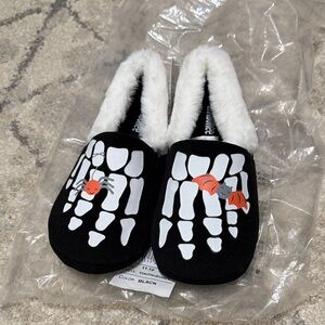 Kids Skeleton Slippers - Black and White